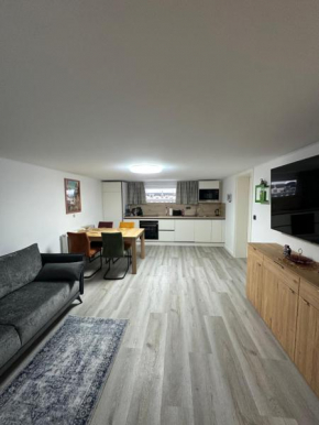 NEU renoviertes Apartment 3 Zimmer 4 Boxspringbetten moderne Küche und vieles mehr